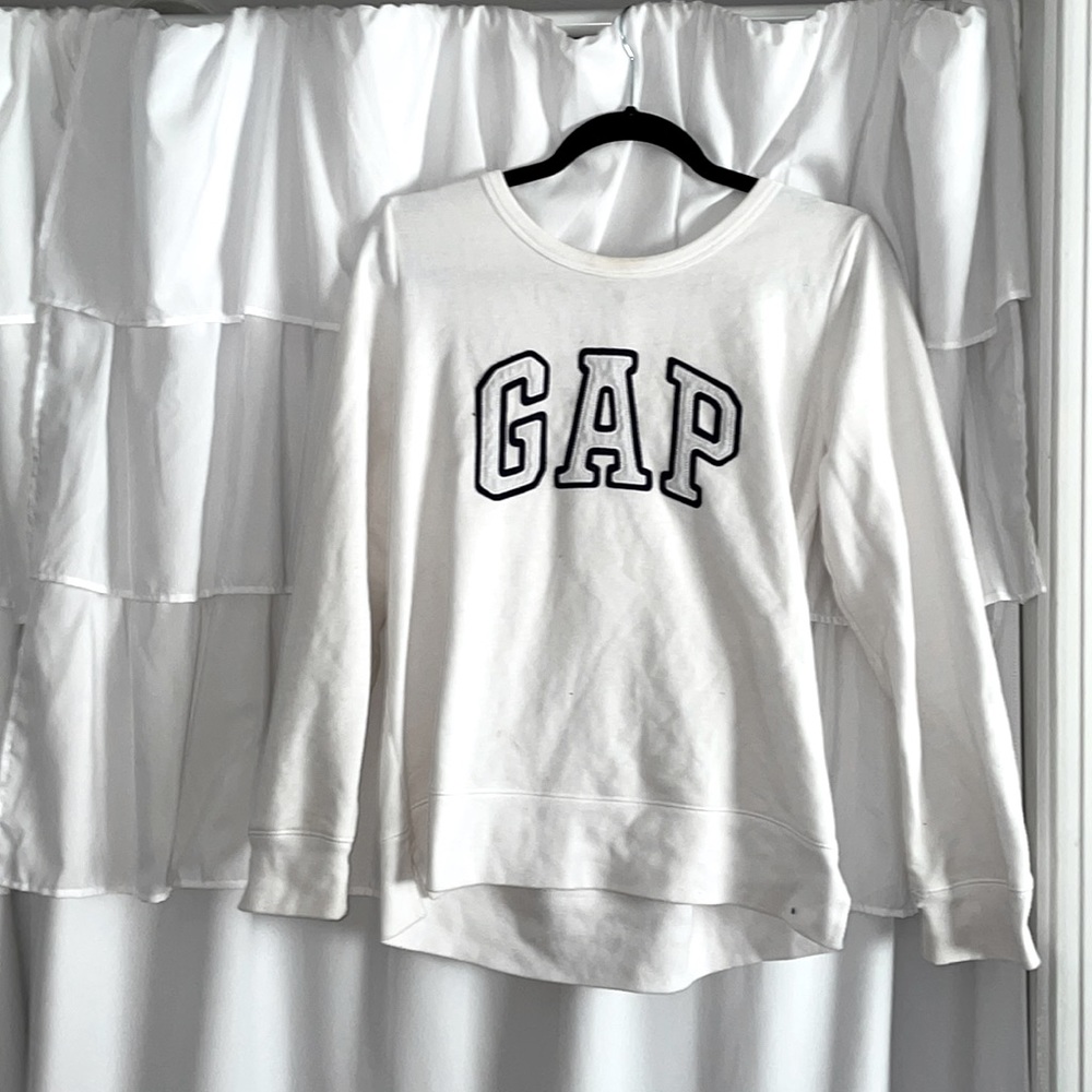 White GAP crew neck size medium